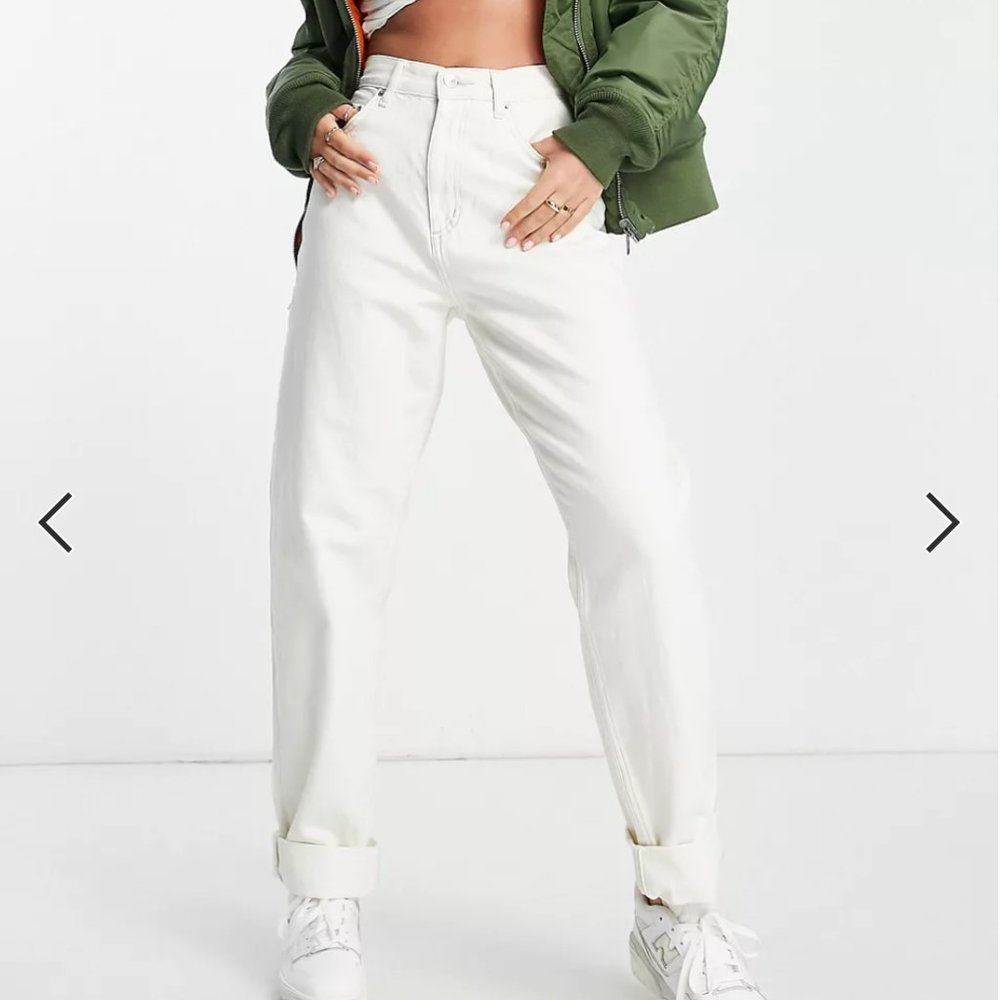 *NWT* ASOS DESIGN high rise slouchy mom jeans in ecru